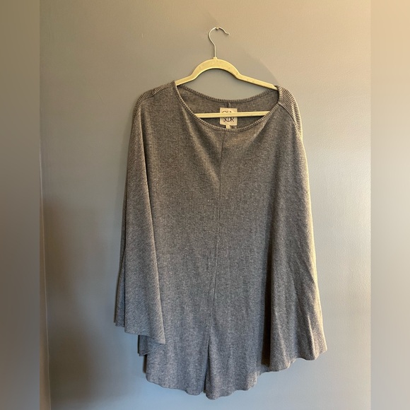 Chaser Gray Poncho - Picture 1 of 3